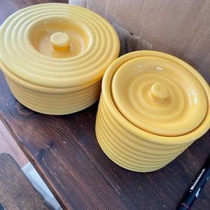 2 pieces of Bauer Los Angeles pottery